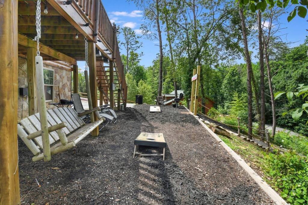 Enchanted Forest Cabin And Teepee! Lights & Laser Show! Private Hot Tub! Unique Stay! Sevierville Exterior foto