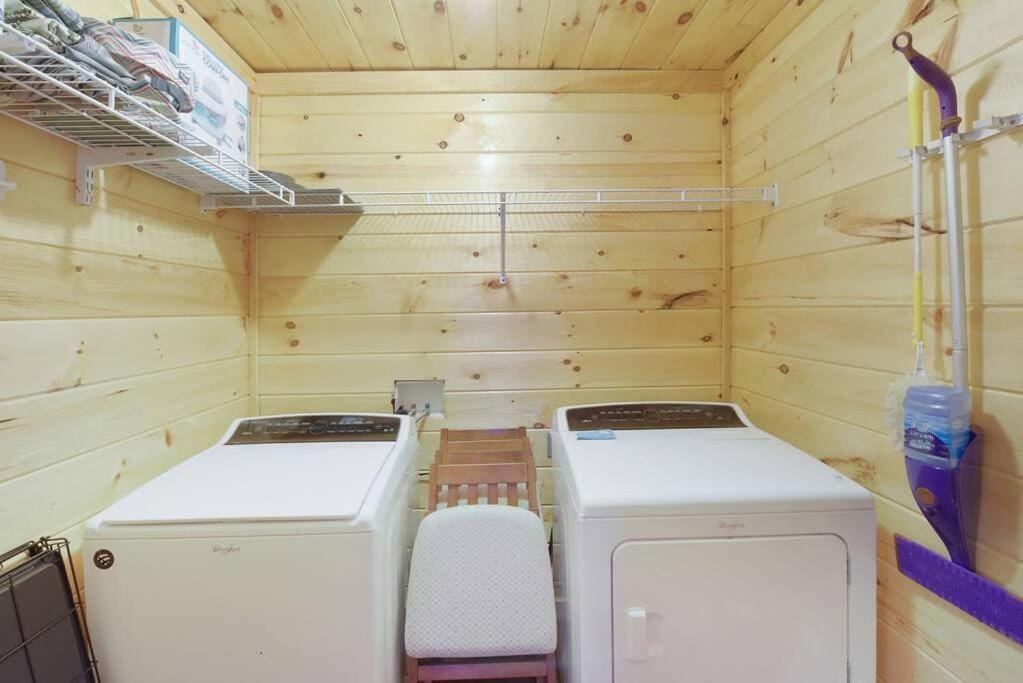 Enchanted Forest Cabin And Teepee! Lights & Laser Show! Private Hot Tub! Unique Stay! Sevierville Exterior foto