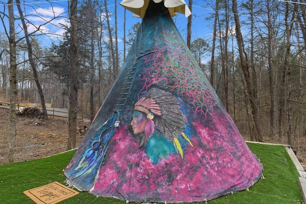 Enchanted Forest Cabin And Teepee! Lights & Laser Show! Private Hot Tub! Unique Stay! Sevierville Exterior foto