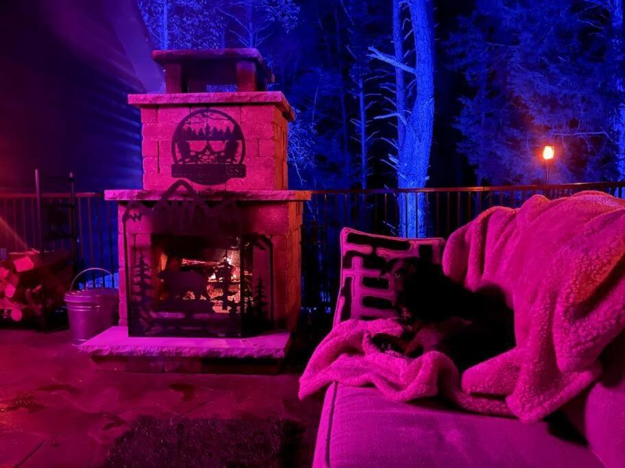 Enchanted Forest Cabin And Teepee! Lights & Laser Show! Private Hot Tub! Unique Stay! Sevierville Exterior foto