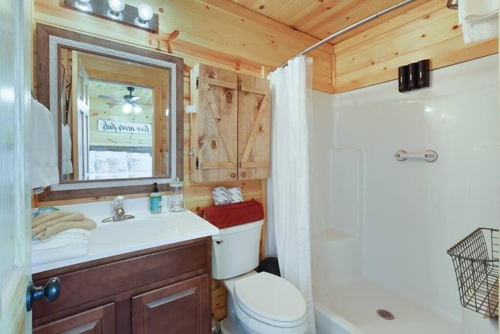 Enchanted Forest Cabin And Teepee! Lights & Laser Show! Private Hot Tub! Unique Stay! Sevierville Exterior foto