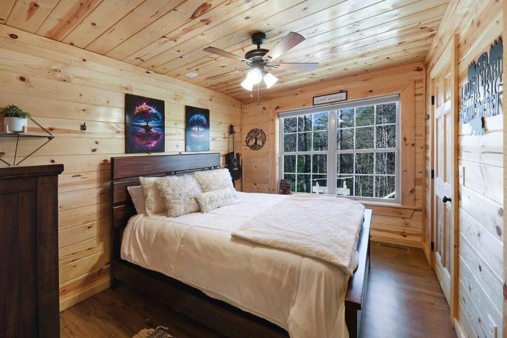 Enchanted Forest Cabin And Teepee! Lights & Laser Show! Private Hot Tub! Unique Stay! Sevierville Exterior foto