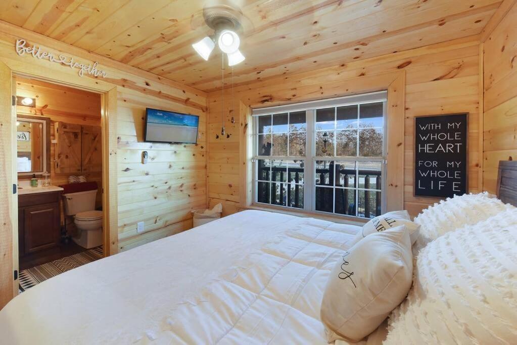Enchanted Forest Cabin And Teepee! Lights & Laser Show! Private Hot Tub! Unique Stay! Sevierville Exterior foto